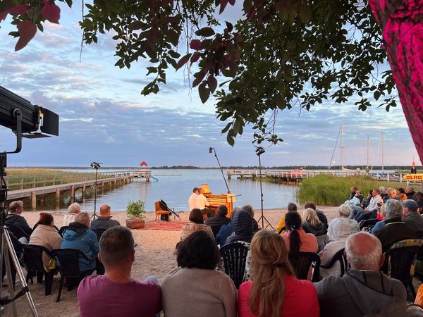 Ausschreibung Pächter Hafen-Bistro in der Gemeinde Wieck a. Darß