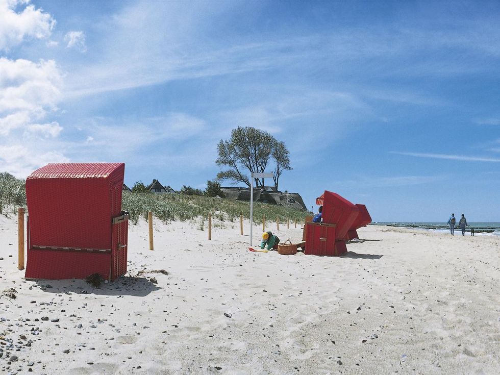 Strandkörbe am Strand von AhrenshoopAhrenshoop-007