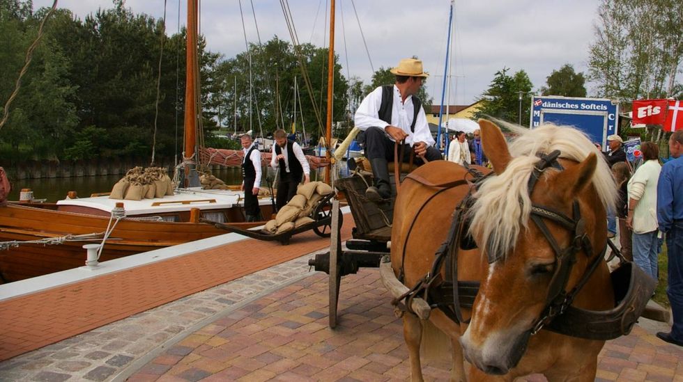 Historisches-Salzhafenfest-Hafen-Dändorf-1